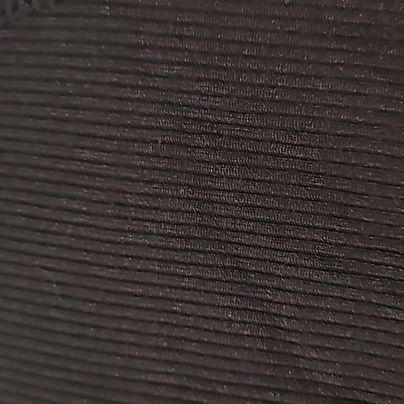 Liz Claiborne plain black tee - Picture 3 of 3